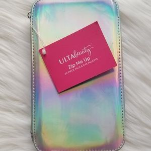 NWT • Ulta Beauty • LE zip me up kit